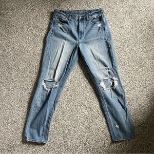 Women’s American Eagle Distressed Mom Jeans - Size 8